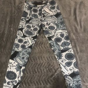 Sugar skull lined leggings